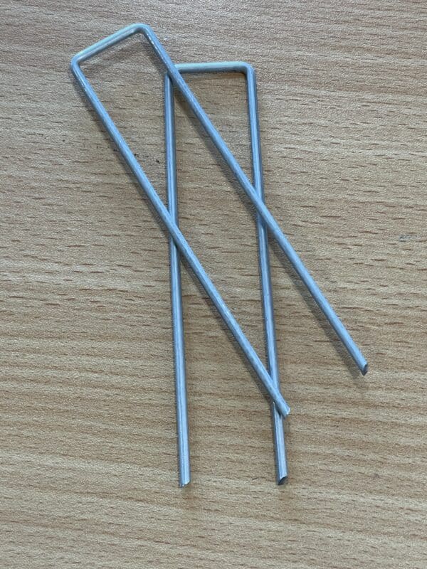 130 mm ground staple