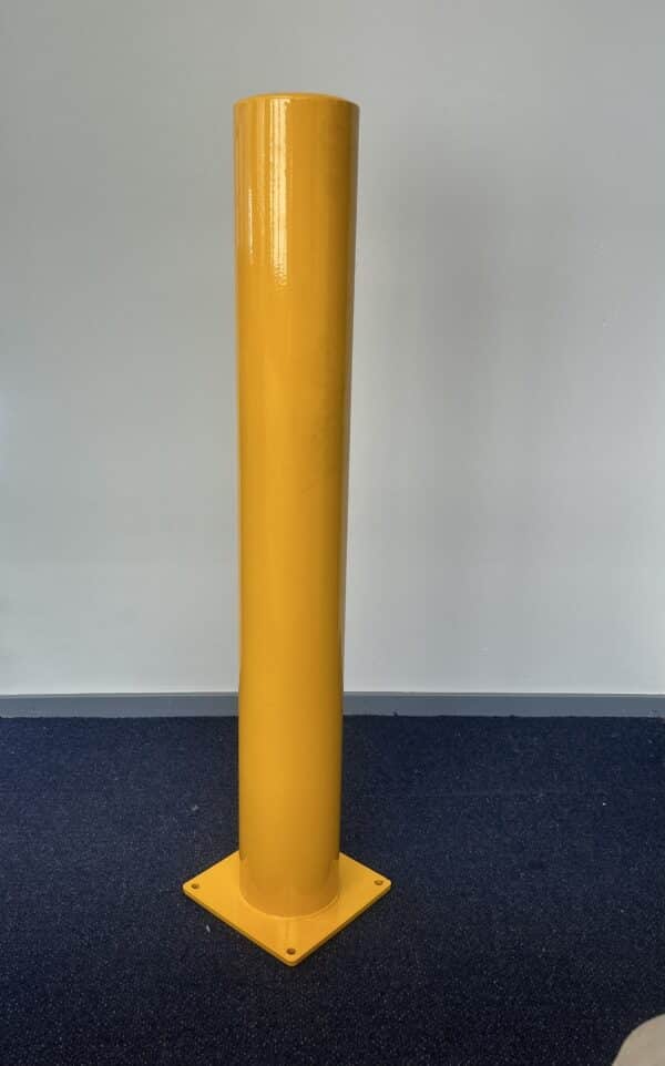 Heavy duty bollard