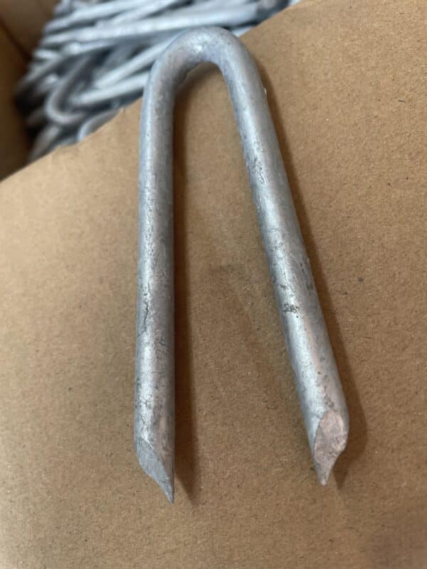 Gate staples - image 4